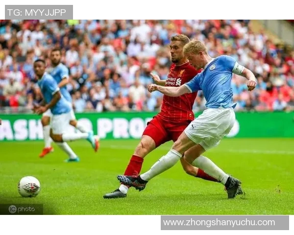 曼联与西布罗历史交锋回顾及战绩分析探讨