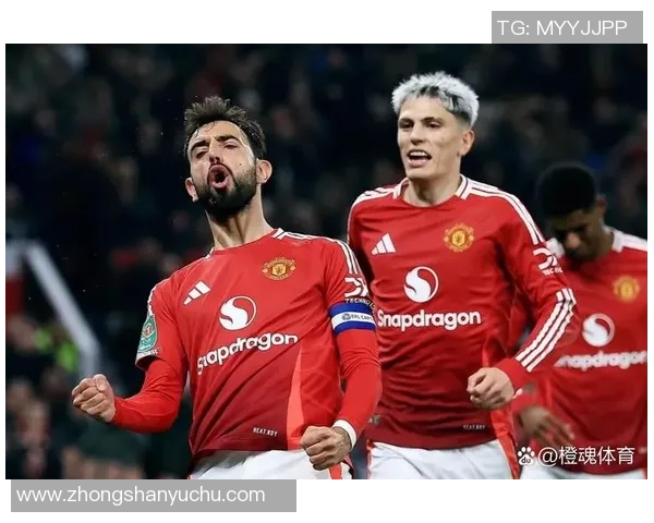 尤文图斯与曼联激战正酣谁能在这场巅峰对决中笑到最后