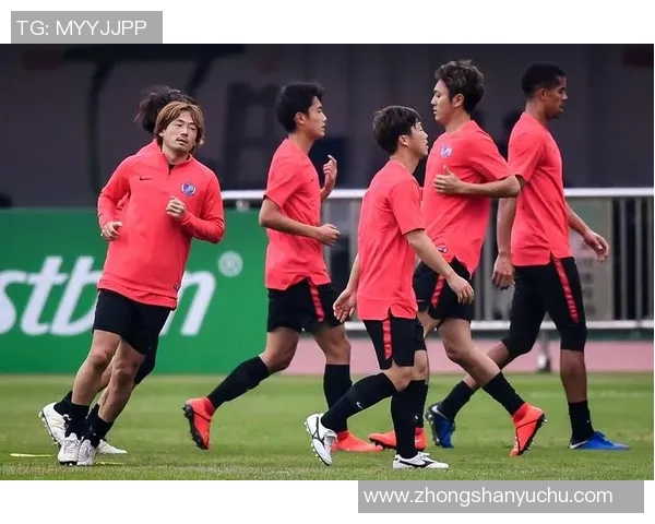 河床与小保加的较量谁能在足球场上笑到最后