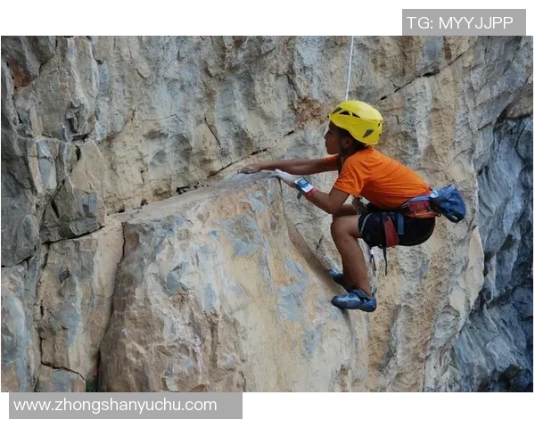 攀岩深度解析：深圳攀岩队如何构建坚固防线与战术策略